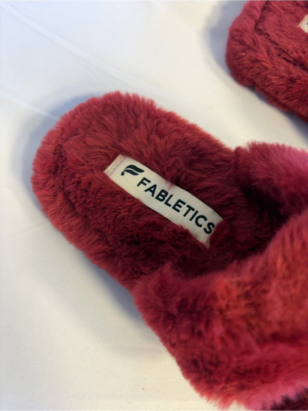 Fabletics Plush Slide Slippers - Deep Berry